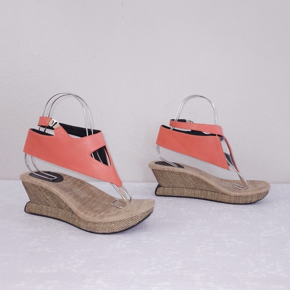 MODZORI Amaya Reversible Wedge Sandals - Picture 4 of 10